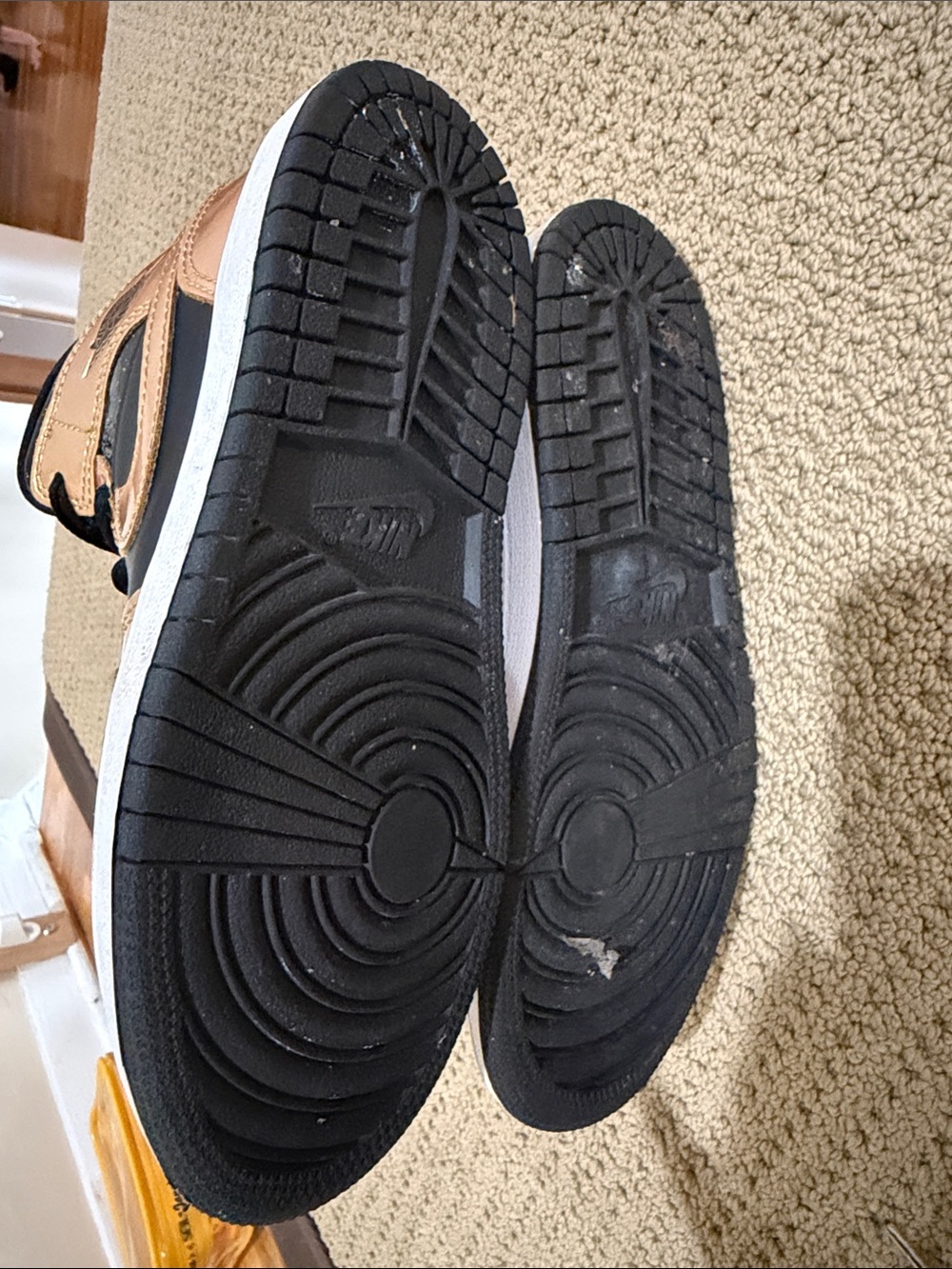 Jordan Kids Mid-Top Sneakers in Black and Metallic Gold - Picture 5 of 5